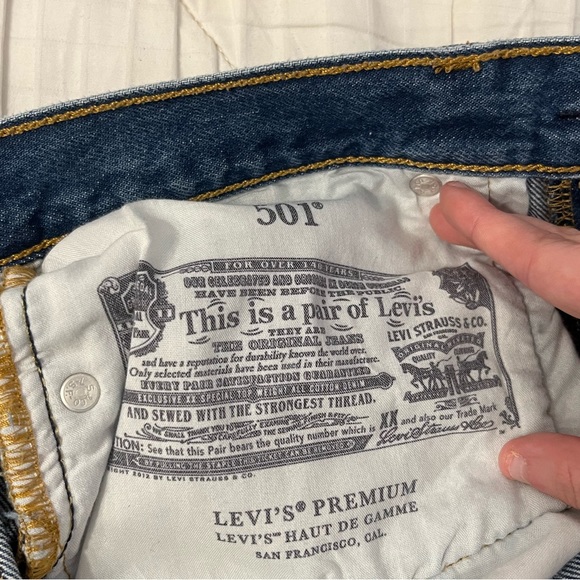 Vintage Levi’s short - Picture 2 of 3